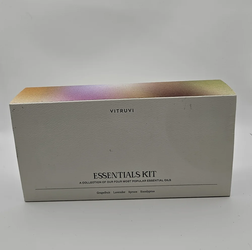 Vitruvi Essentials Kit features a collection of four 100% pure essential oils